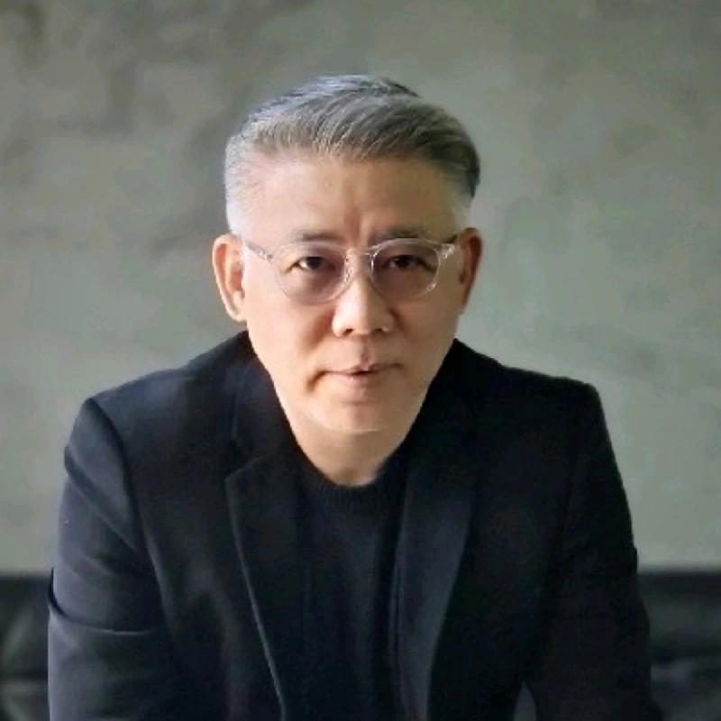 Chatpon Auangkittikun — นักยุทธศาสตร์ AI ระดับองค์กร, AI Democratix
